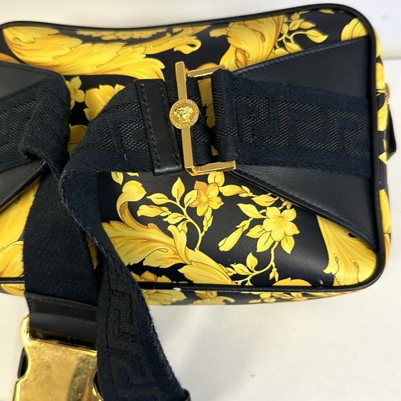 🔥🔥 Versace Baroque Fanny Pack - Picture 6 of 14
